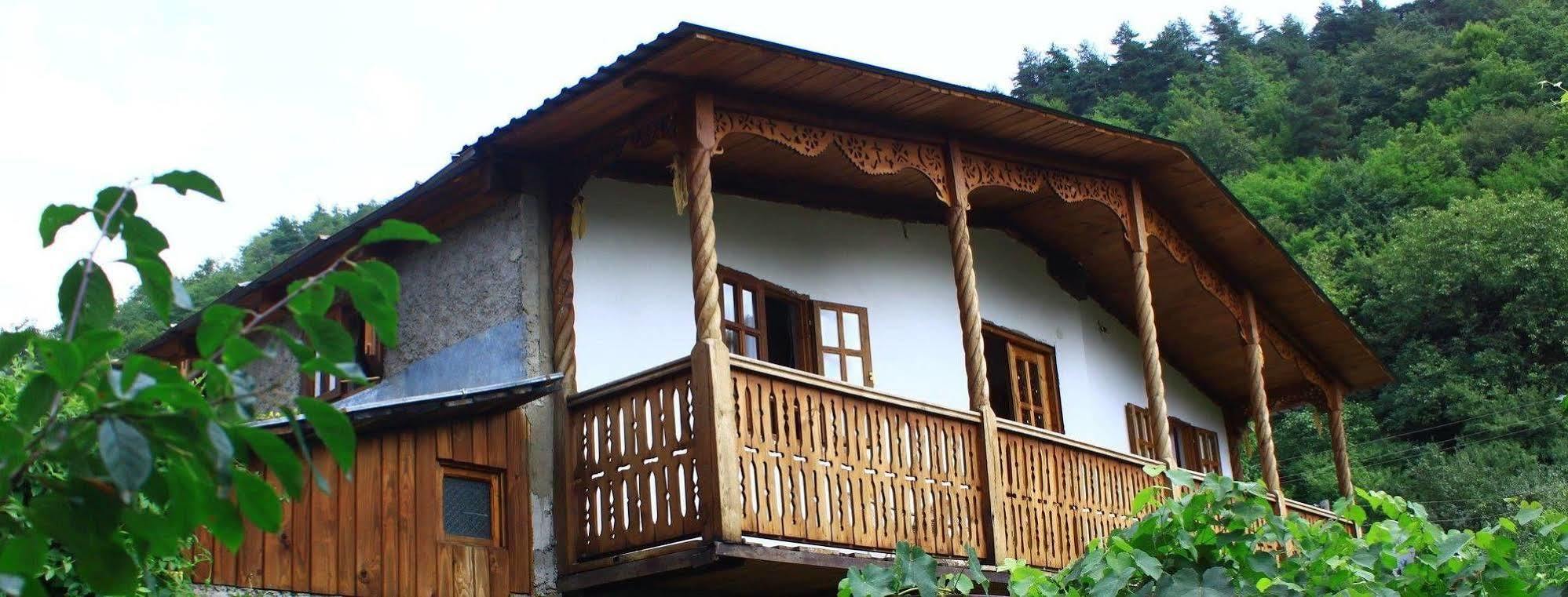 Guest House Gallery Oni Екстер'єр фото