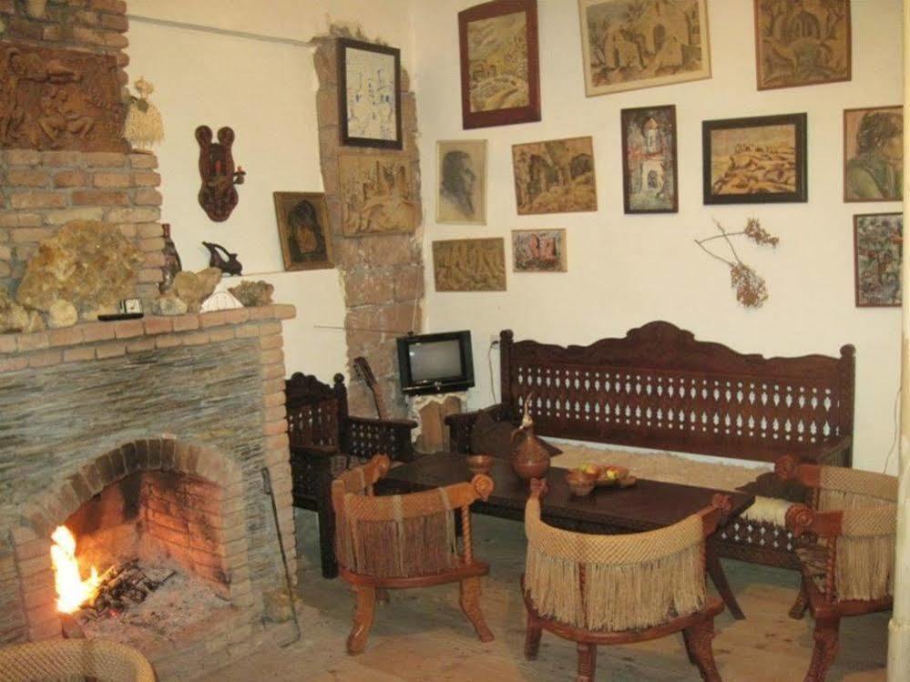 Guest House Gallery Oni Екстер'єр фото