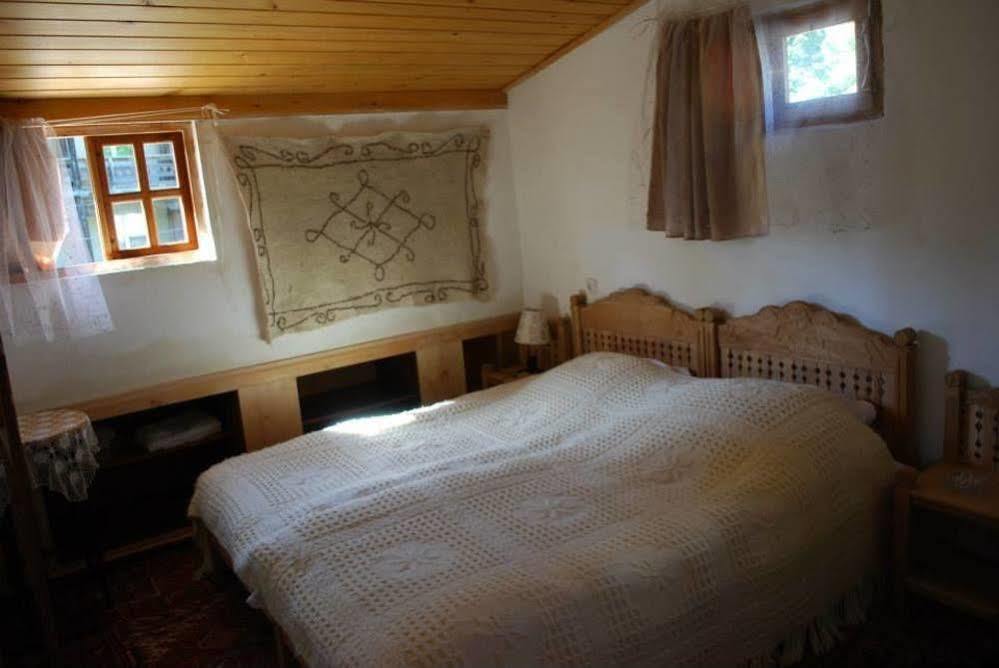Guest House Gallery Oni Екстер'єр фото